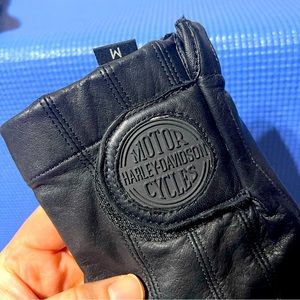 Black Women's Medium leather Harley Davidson gloves